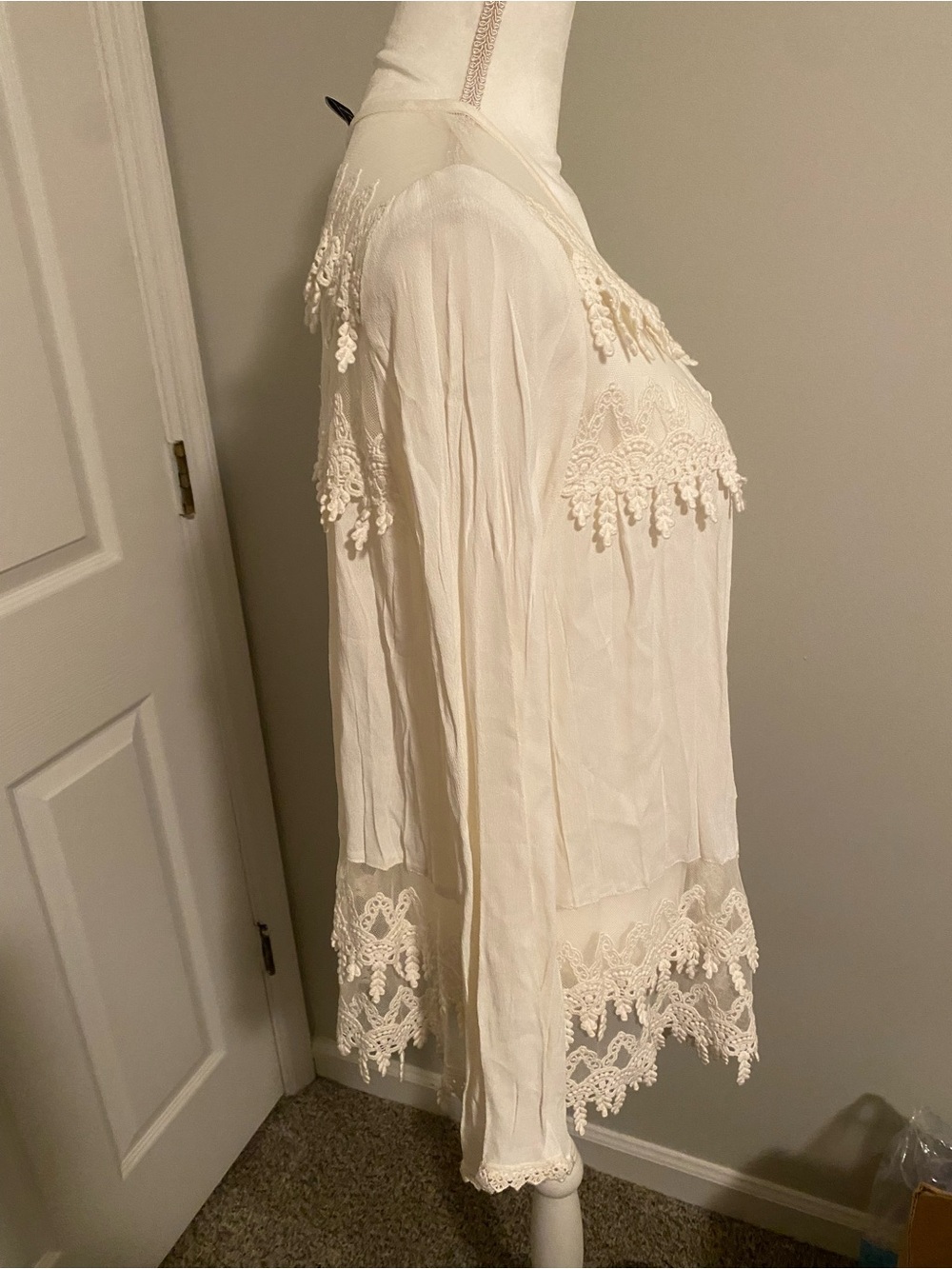 Karen Kane White Lace-Trim Button-Front Women's Top Size XL NWT - Picture 3 of 6